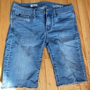 Gap 1969 super stretchy jean cut off shorts